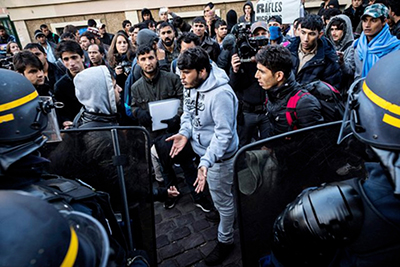درگیری پلیس و مهاجران در خیابانهای پاریس