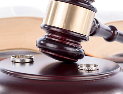 تحلیل نقش حمایتی قانون حمایت خانواده و دادگاه های خانواده با اشاره به قانون مدنی